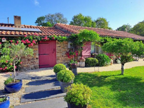 Gîte Accessible avec Jardin Fleuri près de Pornic, Éco-rénové et Équipé (Vélos, WiFi, Cheminée) - FR-1-306-957